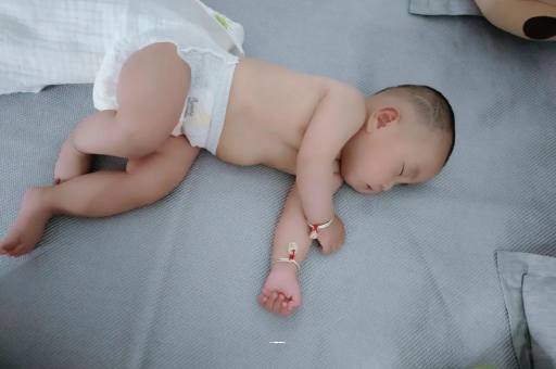 和县孕妇显怀早的原因